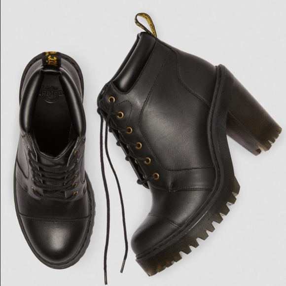 Dr. Martens Averil Boots Black Leather - Picture 1 of 10